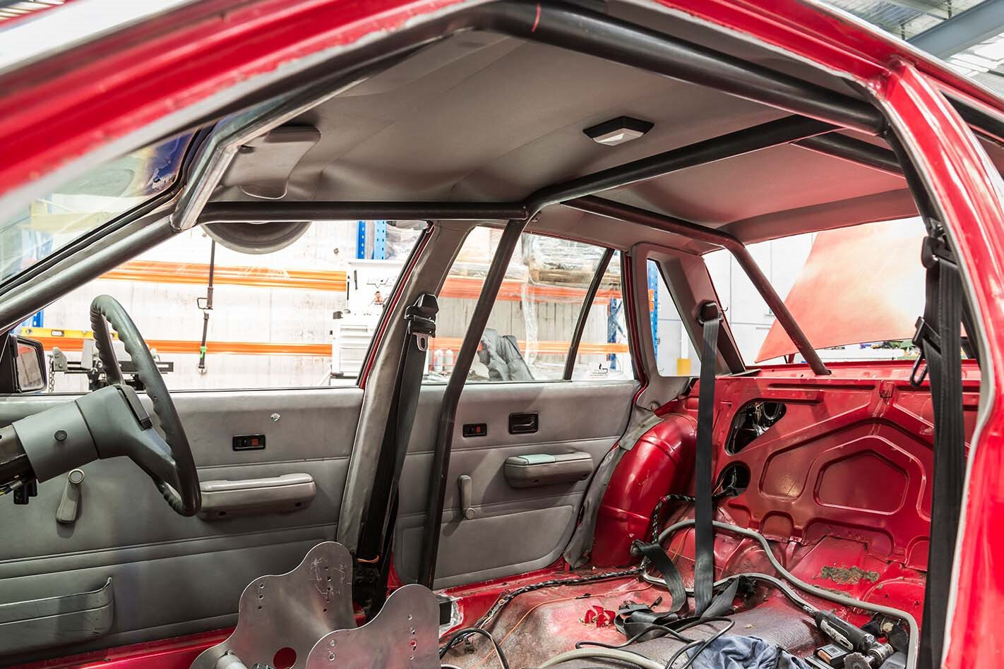 Project VL: six-point rollcage install – Video