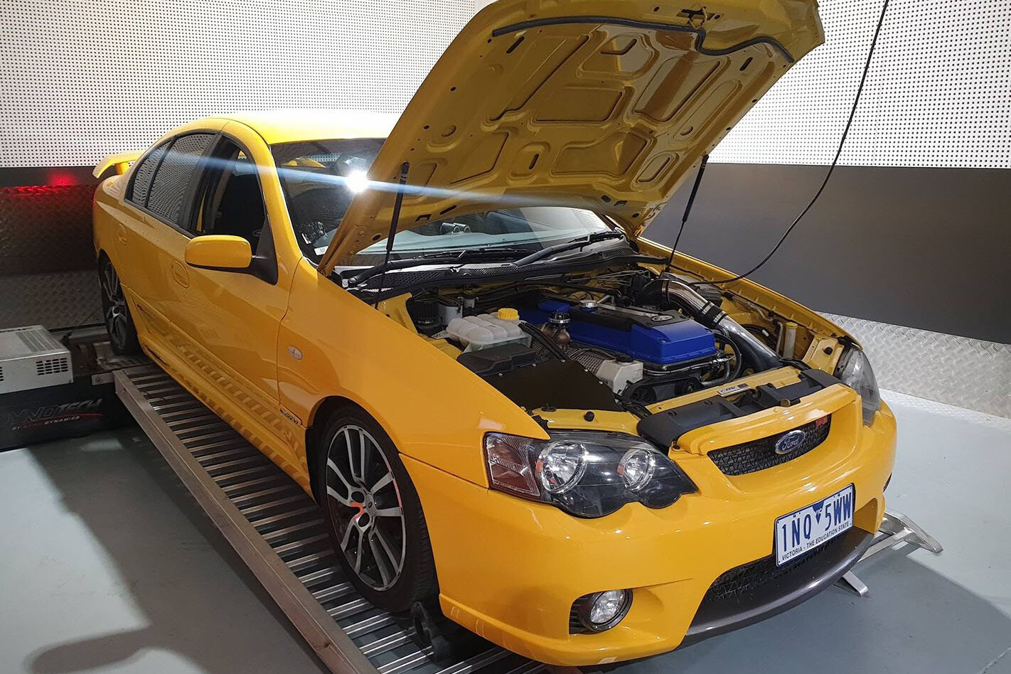 FPV F6 Falcon with LPG engine makes 525kW – Video