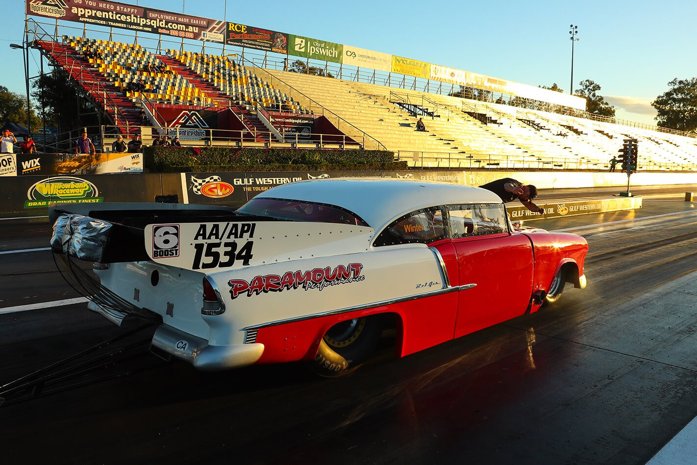 TERRY SENG RACES LES WINTER’S 1955 CHEVY TOP DOORSLAMMER