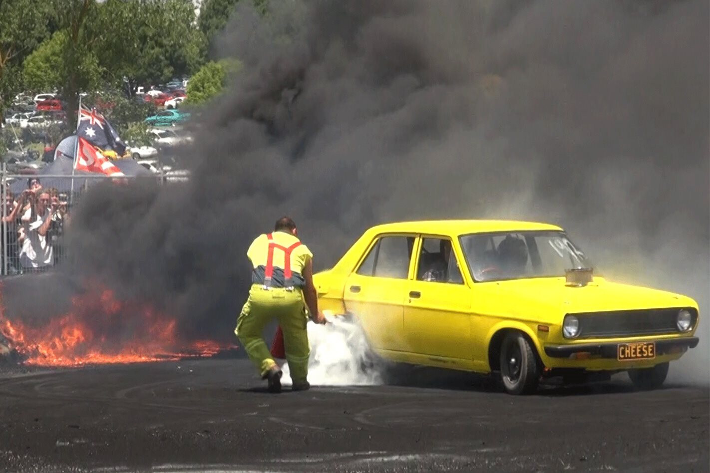 VIDEO: CRAZY V8 DATSUN TRIES TO BURN EVERYTHING AT TREAD CEMETERY