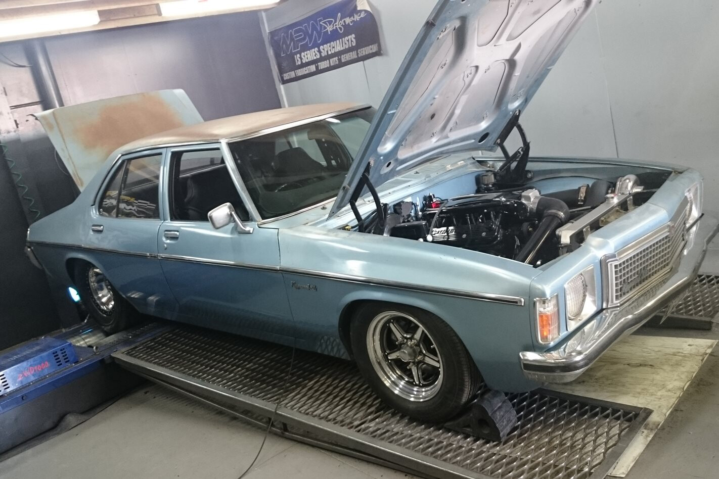 CRUSTY HOLDEN KINGSWOOD MAKES OVER 850HP AT THE WHEELS
