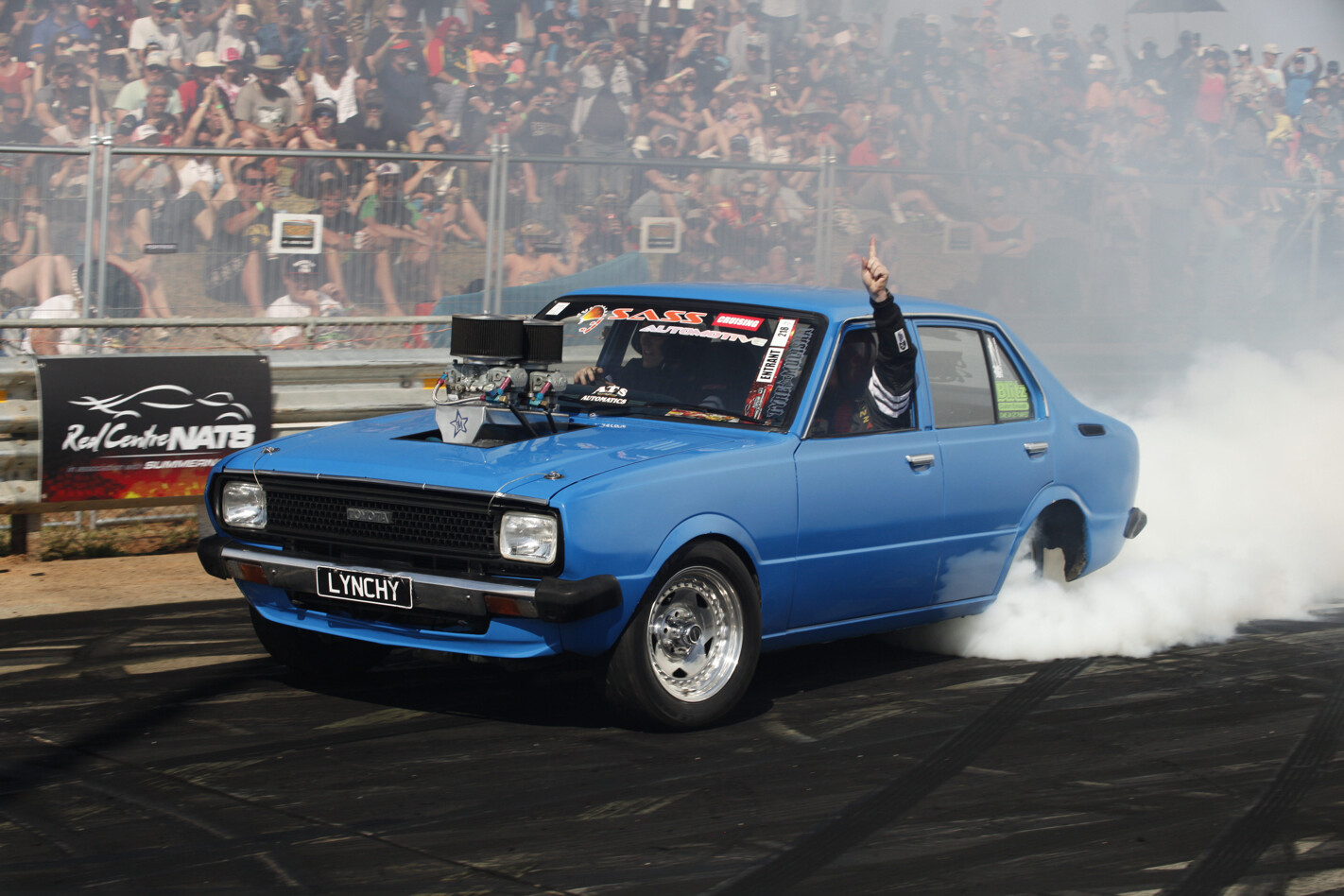 VIDEO: LYNCHY’S AWESOME RED CENTRENATS BURNOUT