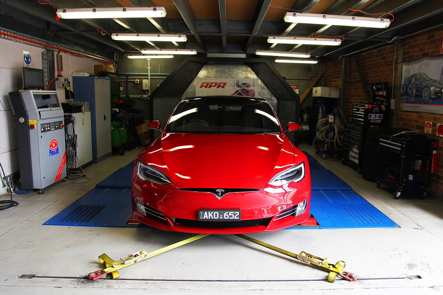 TESLA MODEL S P100D ON THE DYNO – VIDEO