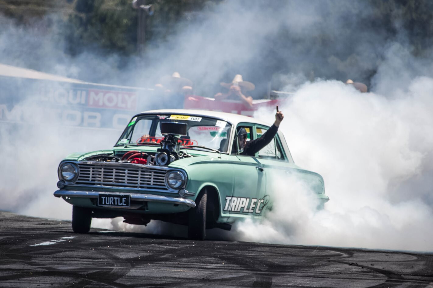 VIDEO: TURTLE THE VAUXHALL VICTOR BURNOUT CAR AT SUMMERNATS 29