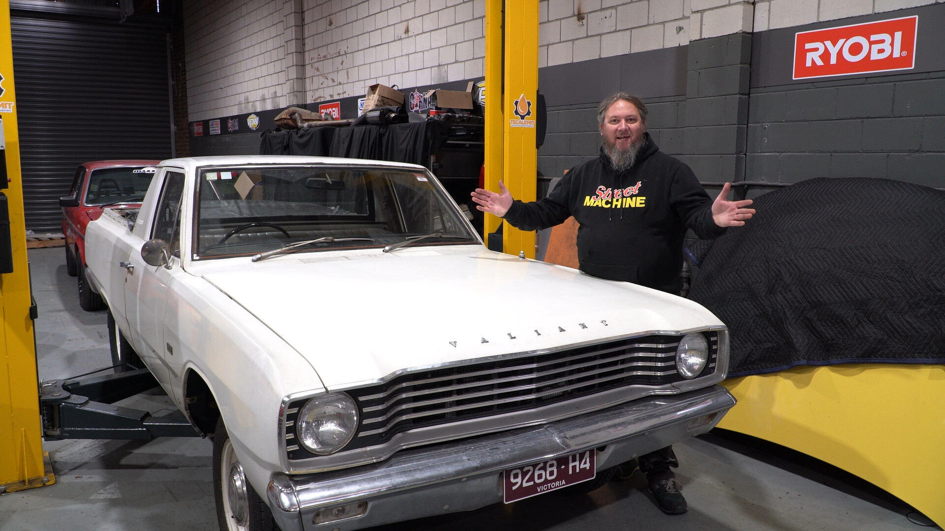 Video: Getting Dad’s Ute ready to road-trip!