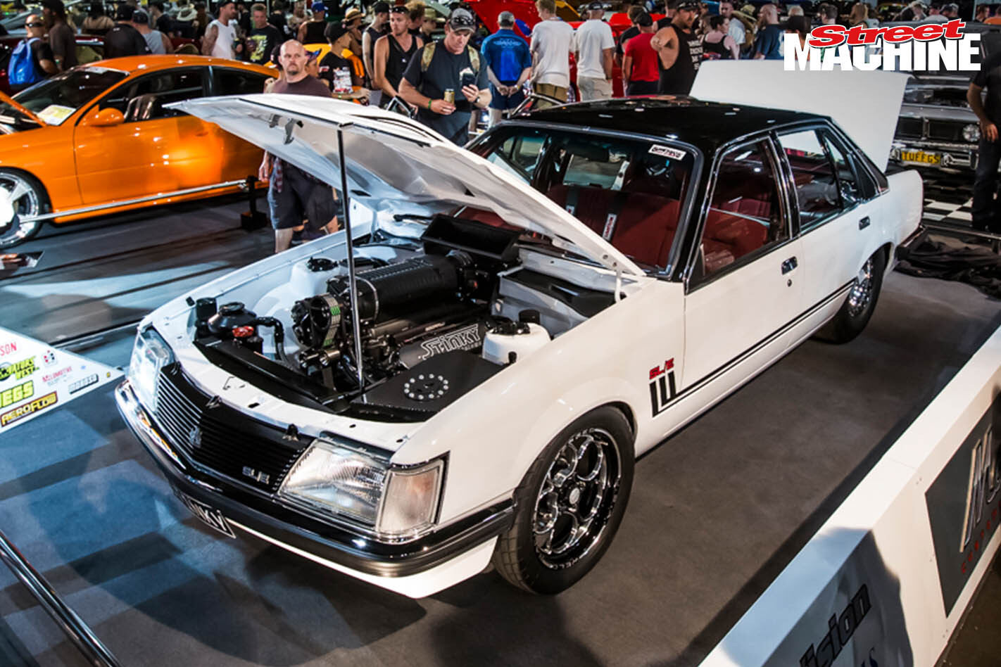1000HP BLOWN VH COMMODORE WITH A BENCH SEAT!
