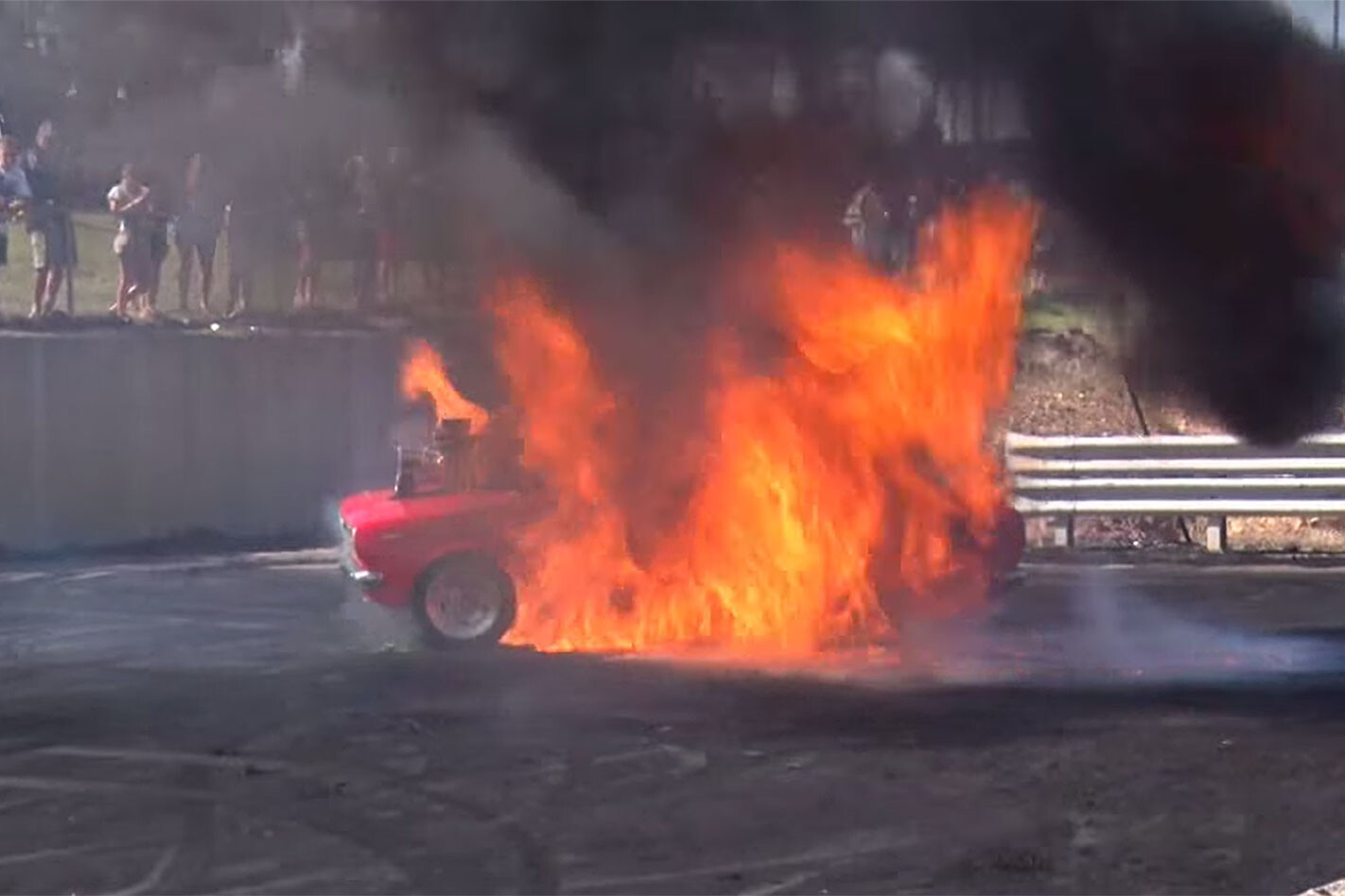 VIDEO: MASSIVE BURNOUT FIRE AT BRASHERNATS