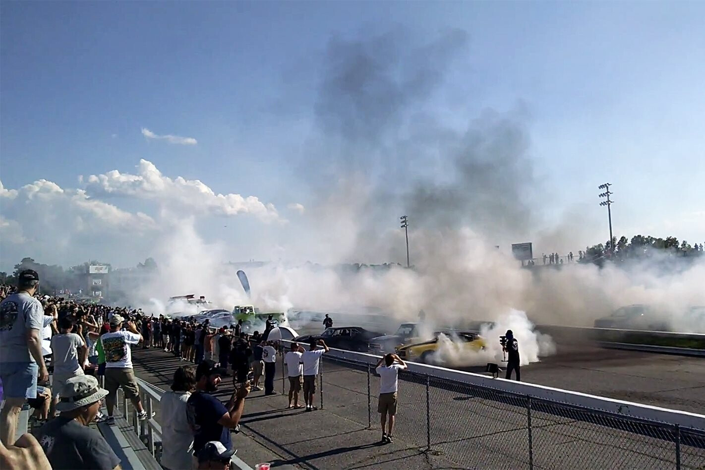 VIDEO: YANKS STEAL BACK THE GUINESS WORLD RECORD BURNOUT TITLE