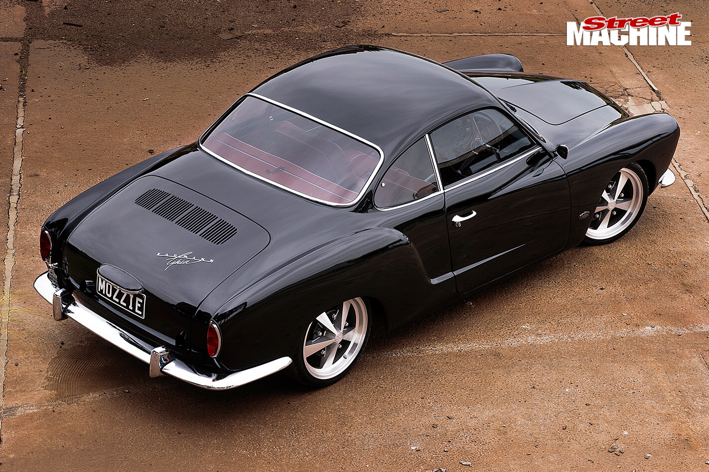 1961-VOLKSWAGEN-KARMANN-GHIA-rear