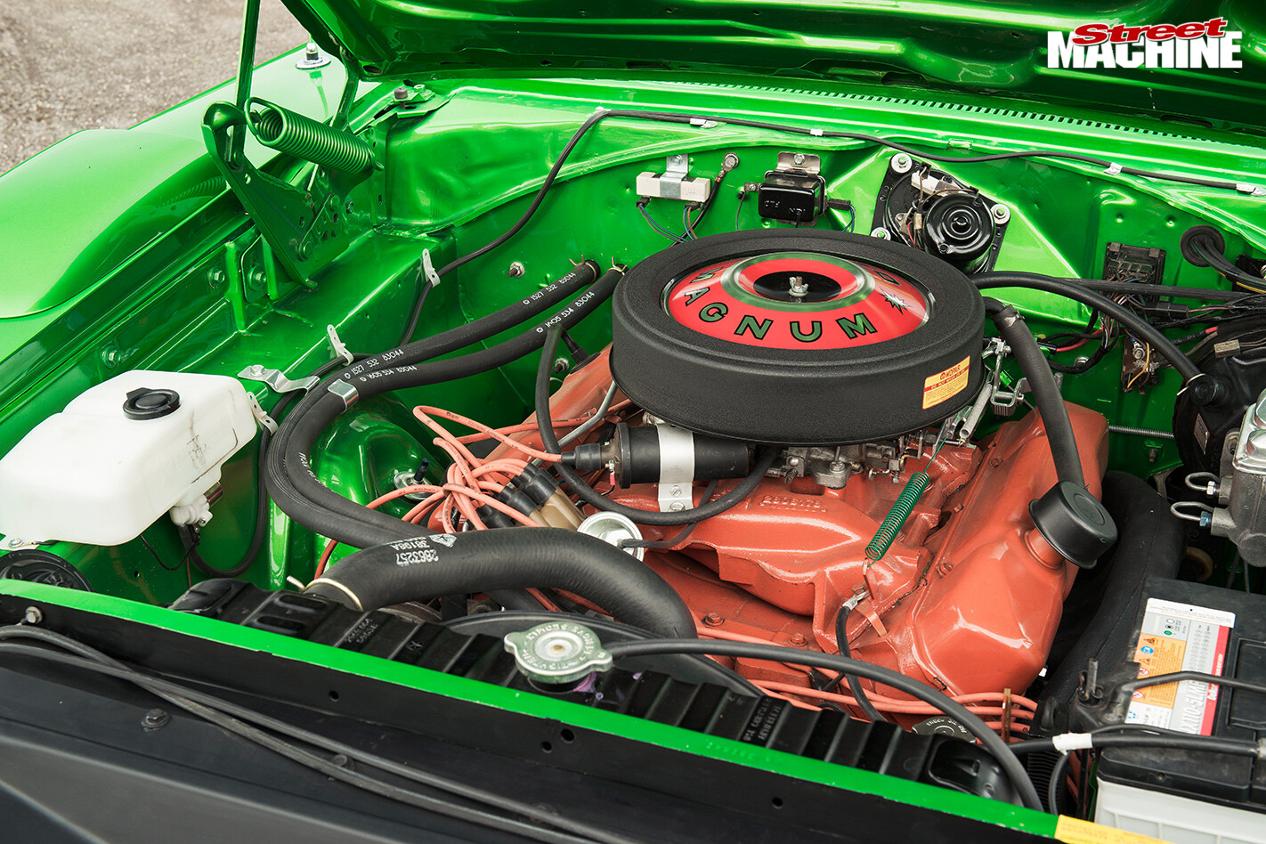 1969-DODGE-CHARGER-DAYTONA-engine