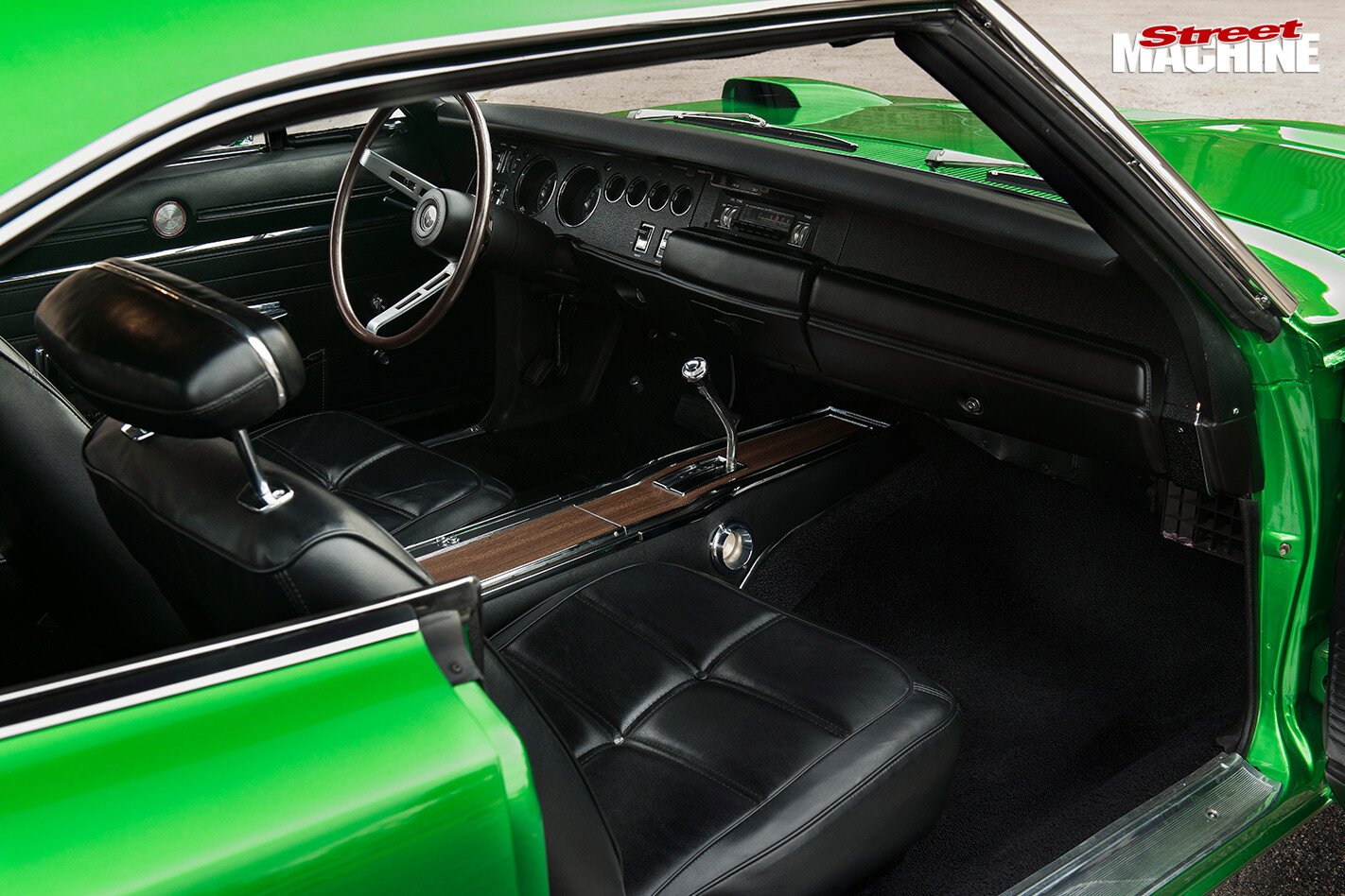 1969-DODGE-CHARGER-DAYTONA-interior