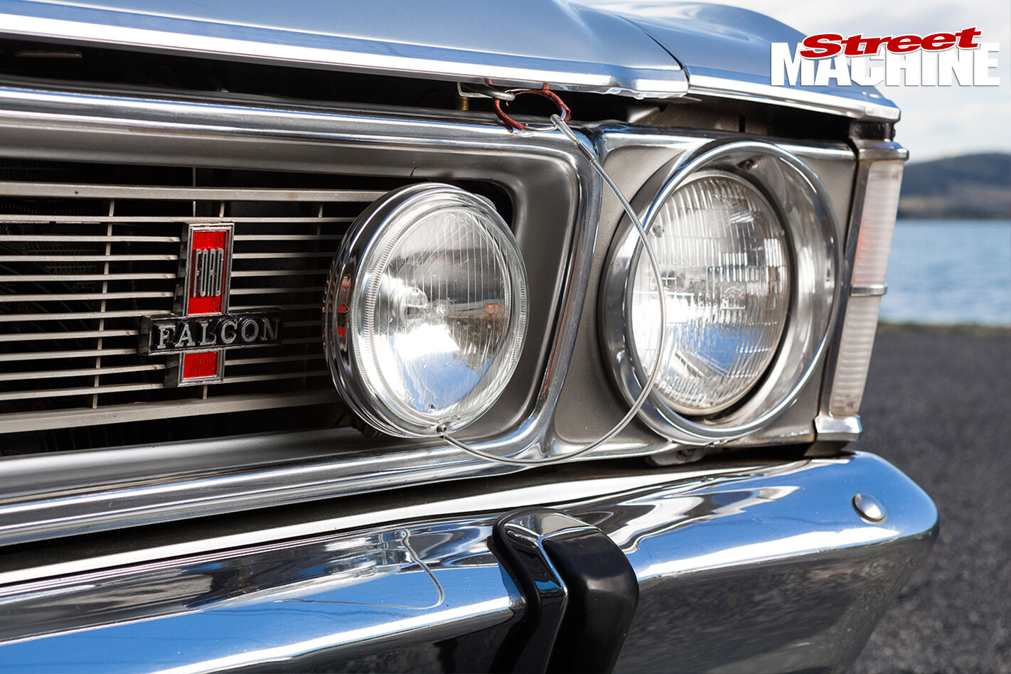 1970-Ford -XW-Falcon -headlights
