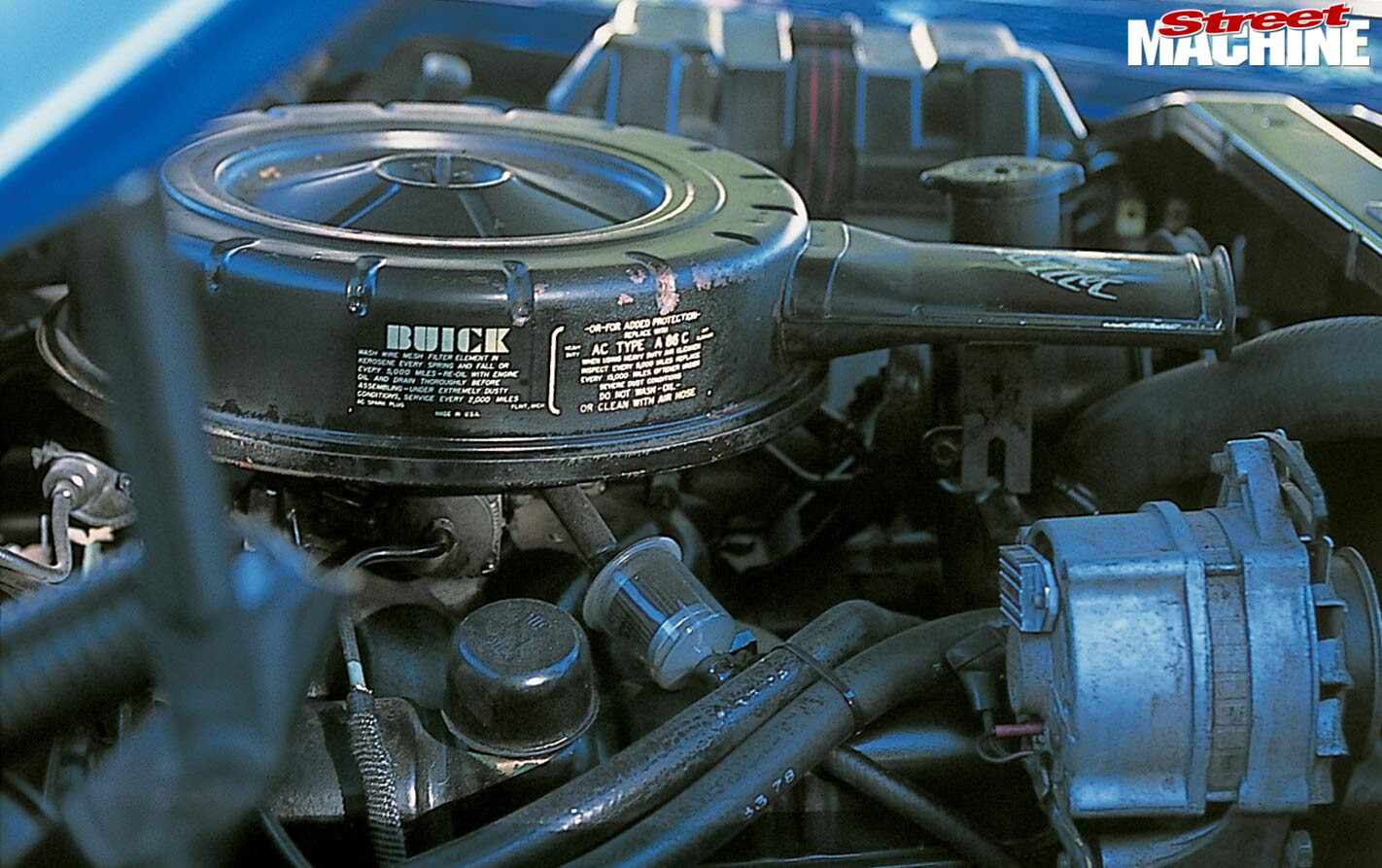Buick Le Sabre engine bay