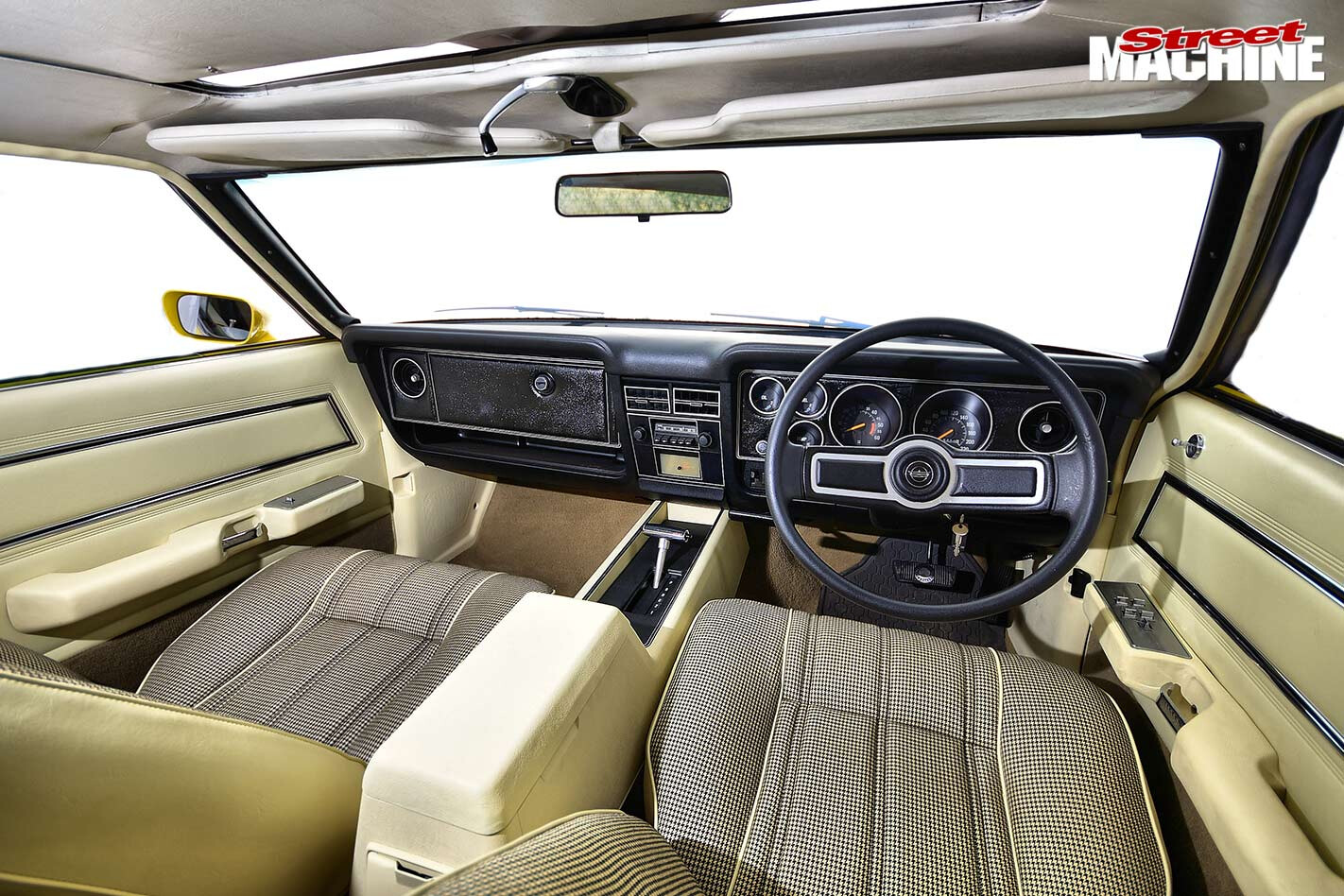 Ford XC Fairmont interior