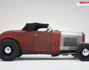 1932 Ford roadster side