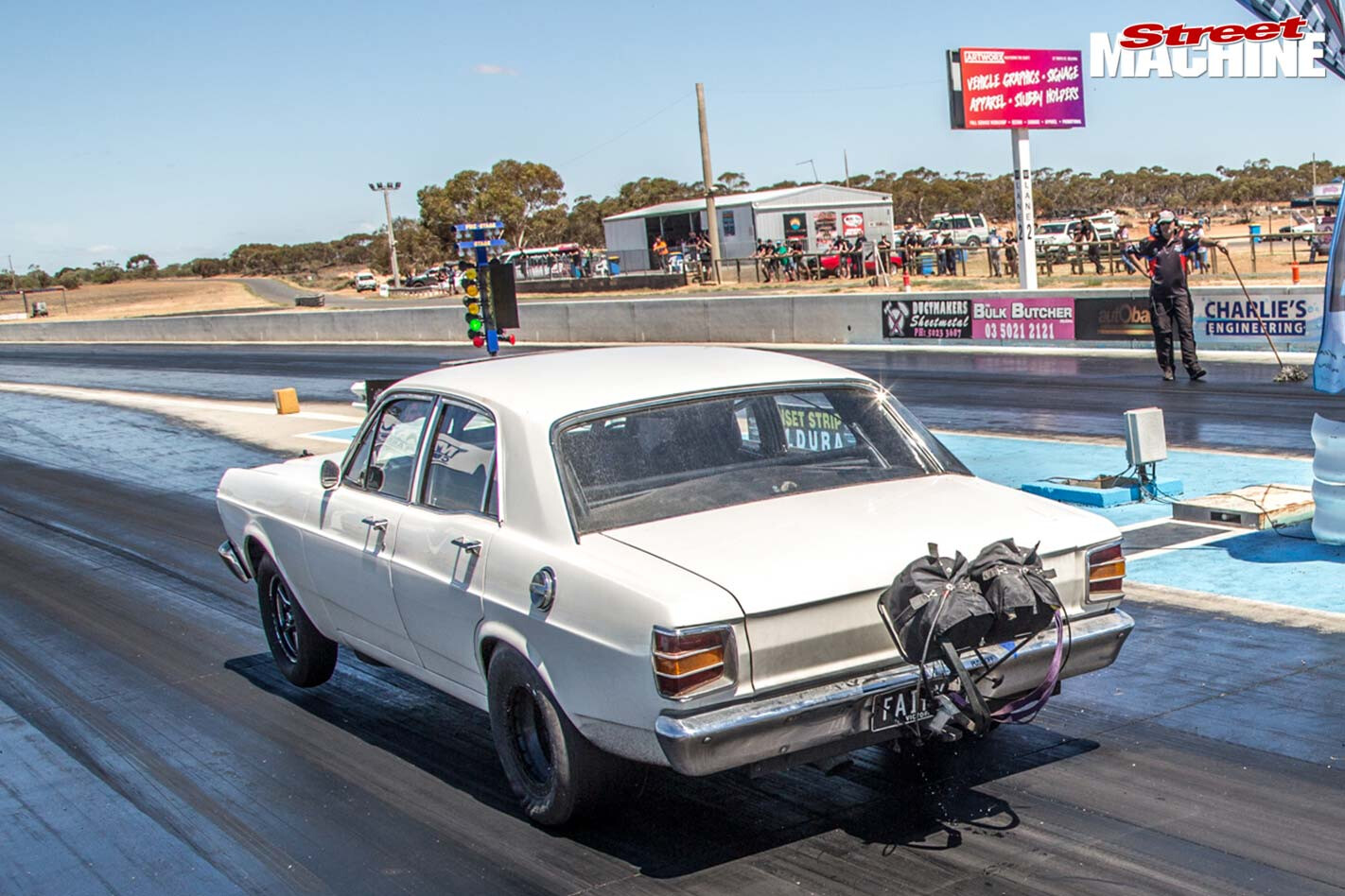 Ford XW Falcon drag challenge