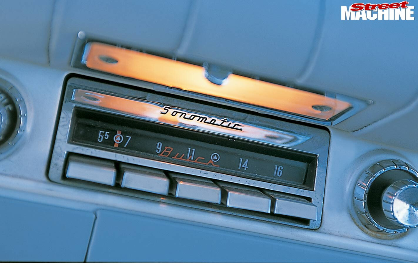 Buick Le Sabre radio
