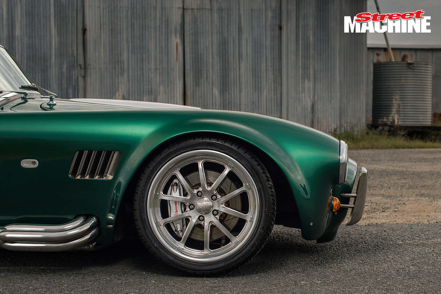 V10 Cobra front wheel