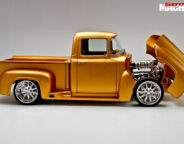 Ford F100 pick-up side