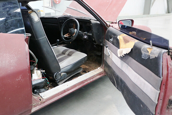 Rusty Ford Falcon XB interior