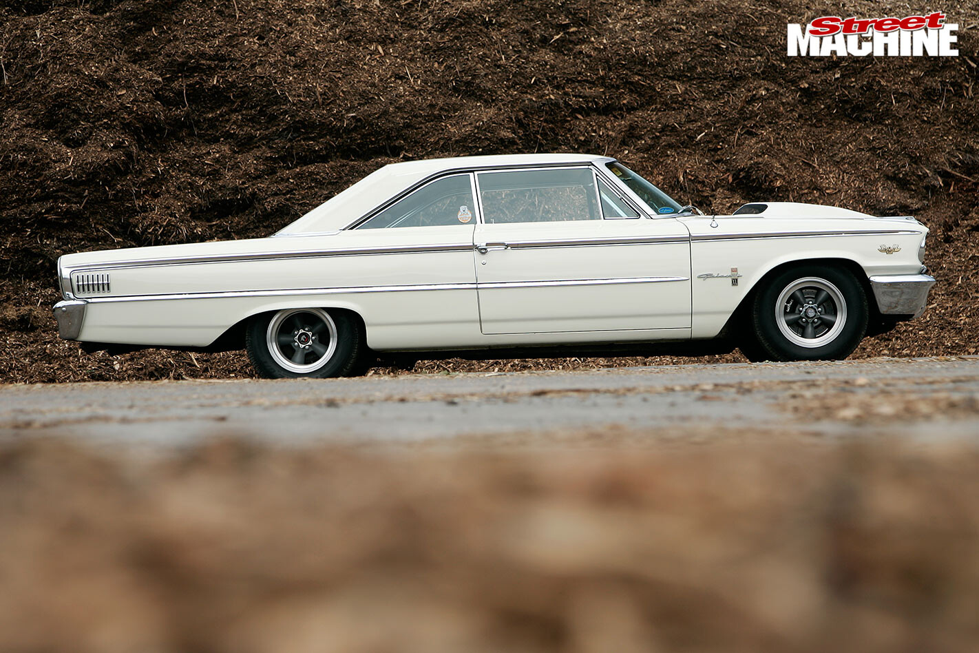 Ford Galaxie XL500 side