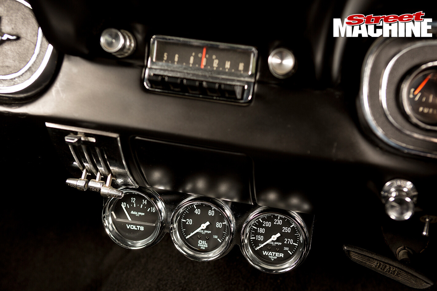 Ford -Mustang -1-gauges -2
