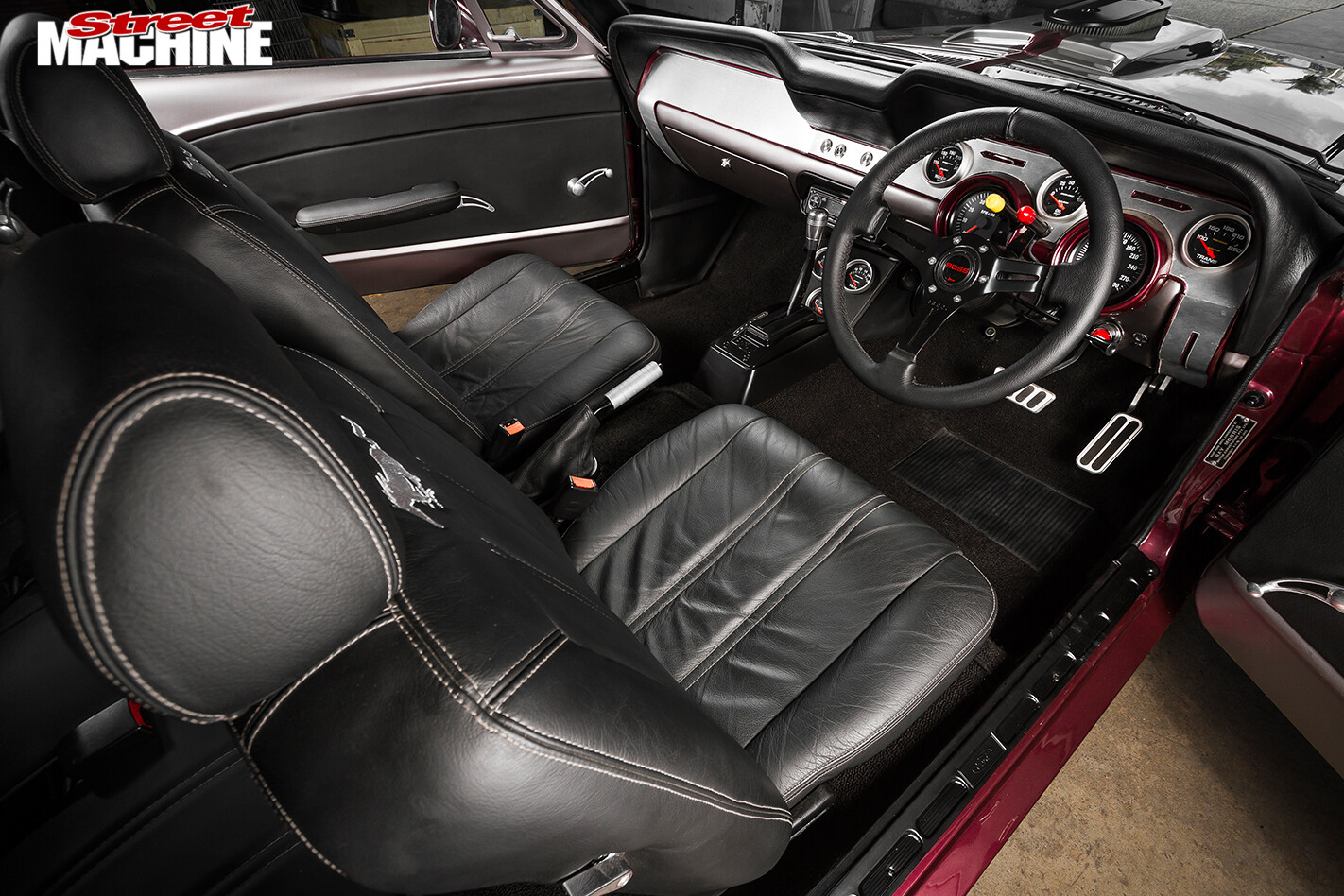 Ford -Mustang -interior -passenger -side -2