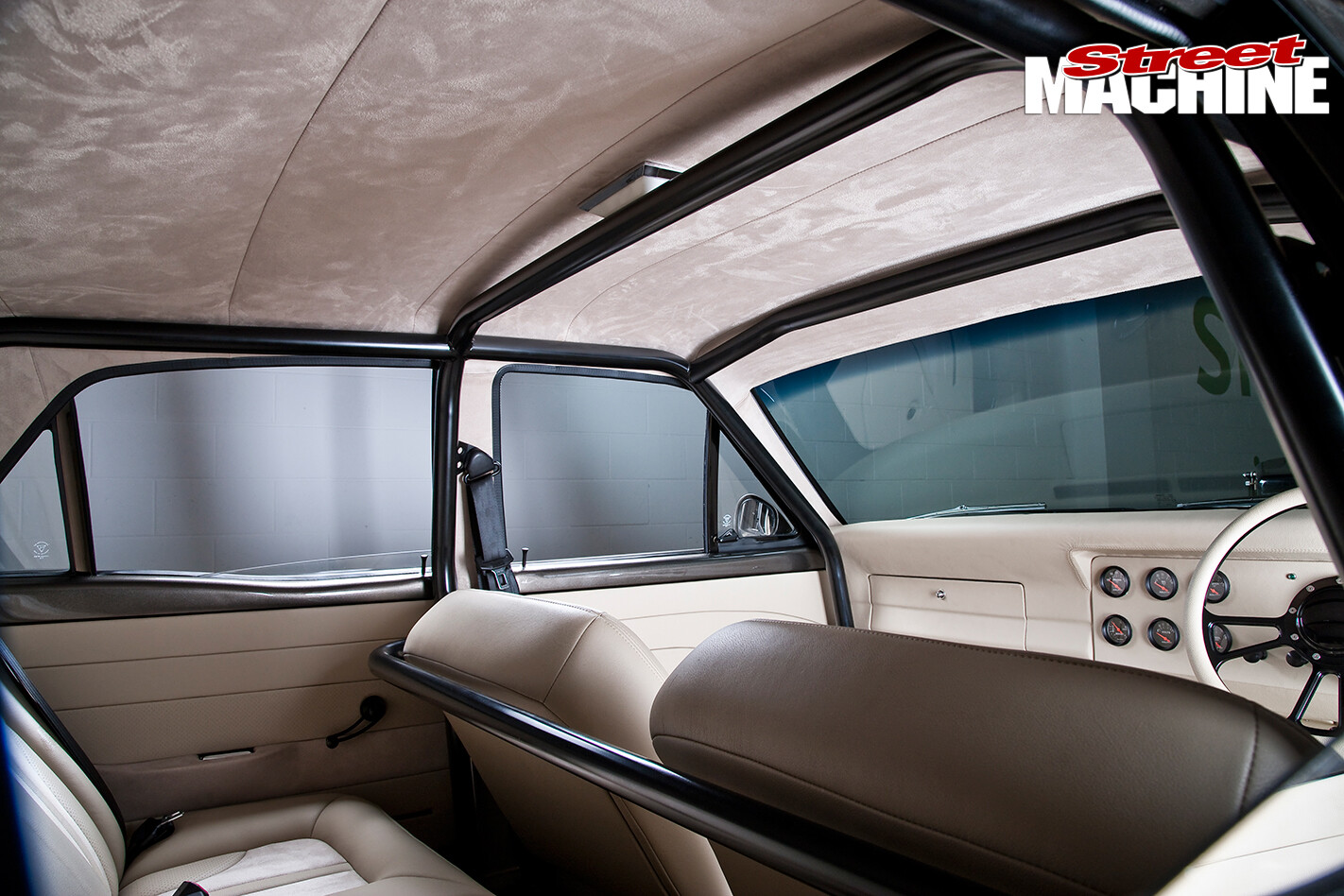 Ford -XY-Falcon -interior -roof