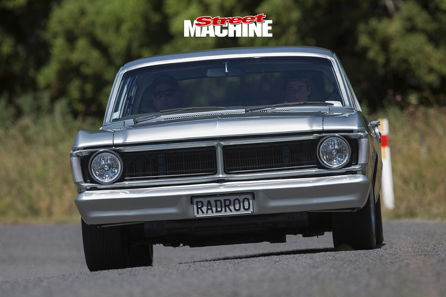 Ford -XY-Falcon -onroad -front -view