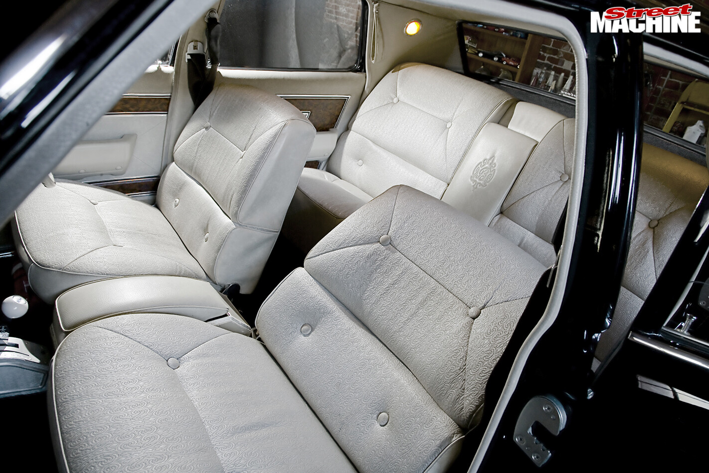 Holden -Brougham -interior -seats
