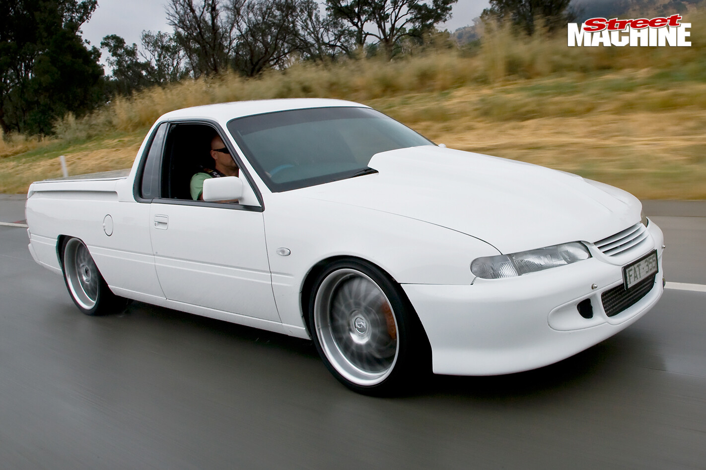 Holden -commodore -vr -ute -on -road