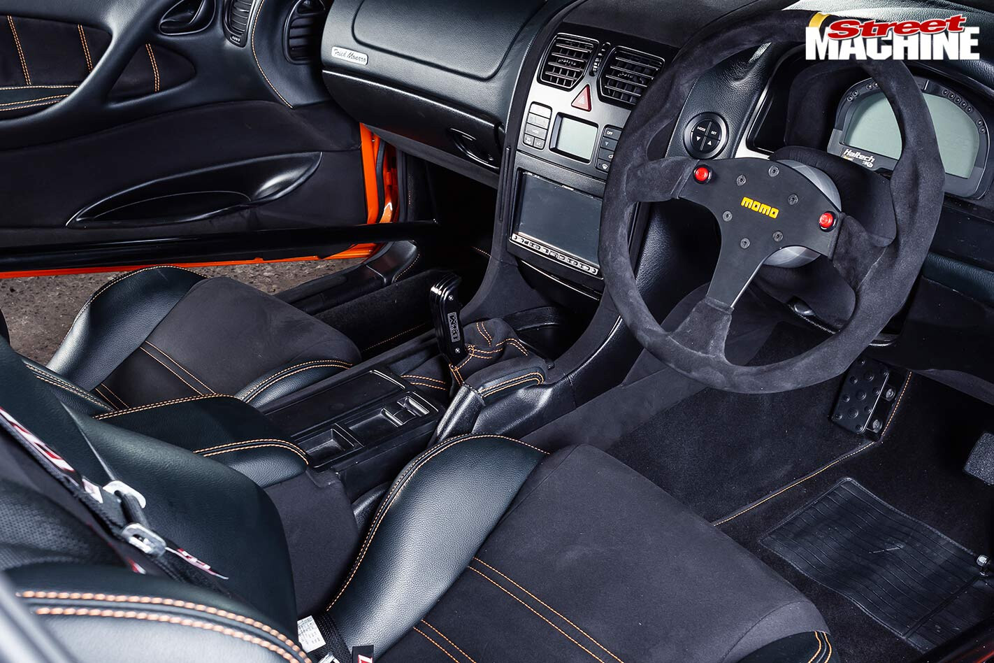 Holden Monaro CV8 interior