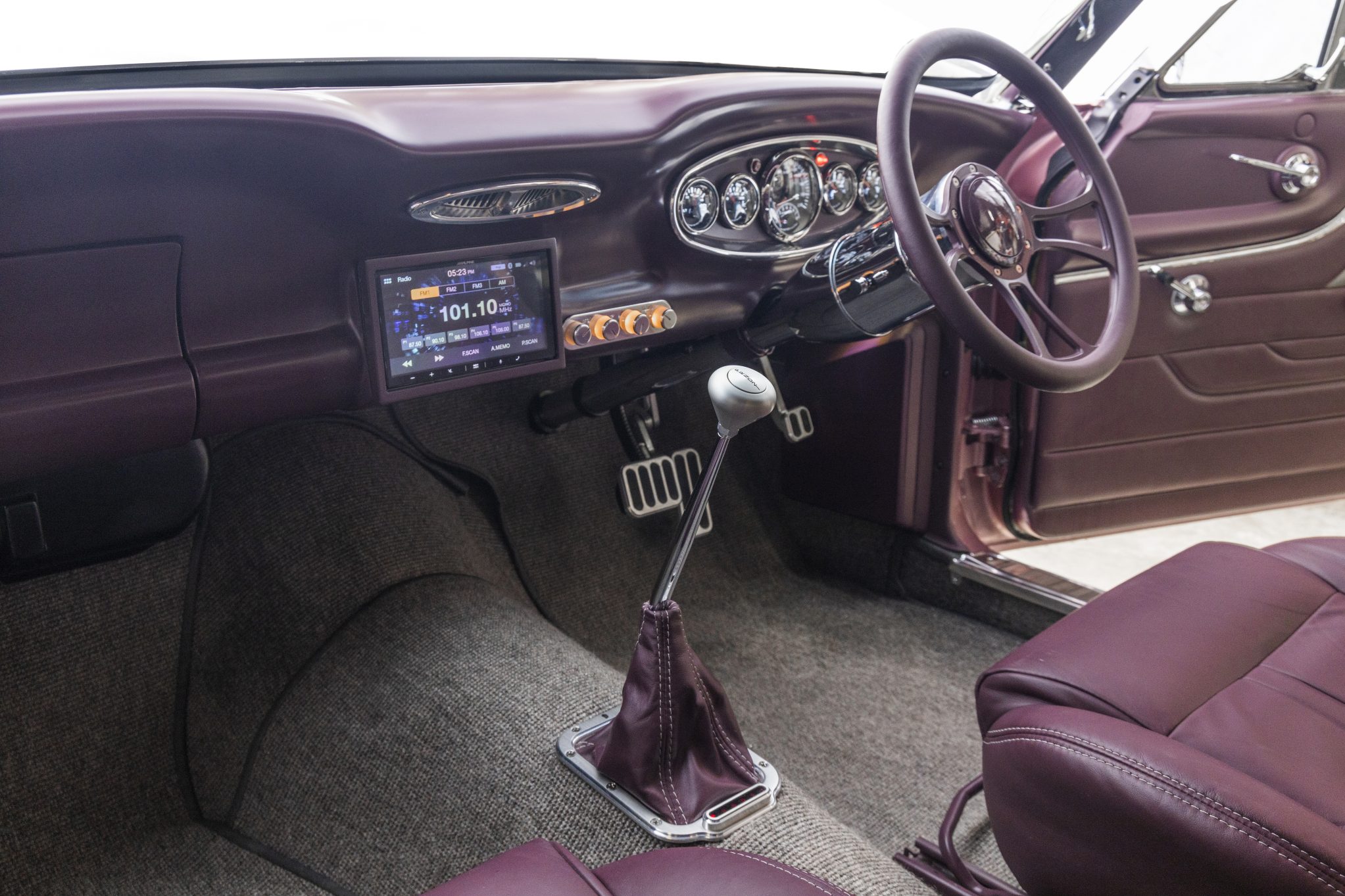 Street Machine Features Lynda Rowe Xm Falcon Coupe Dash 3
