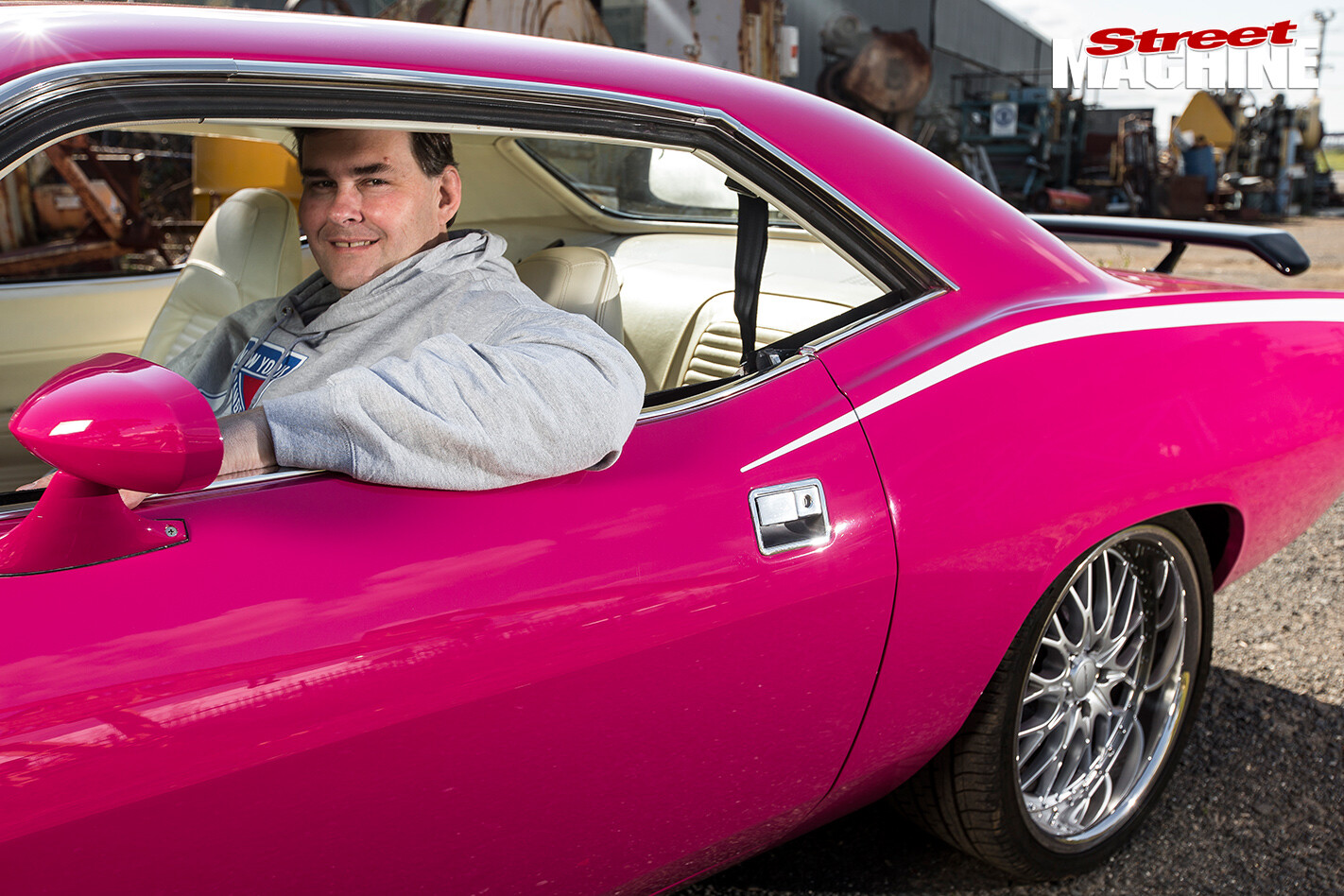 PINK-1972-PLYMOUTH-BARRACUDA-3