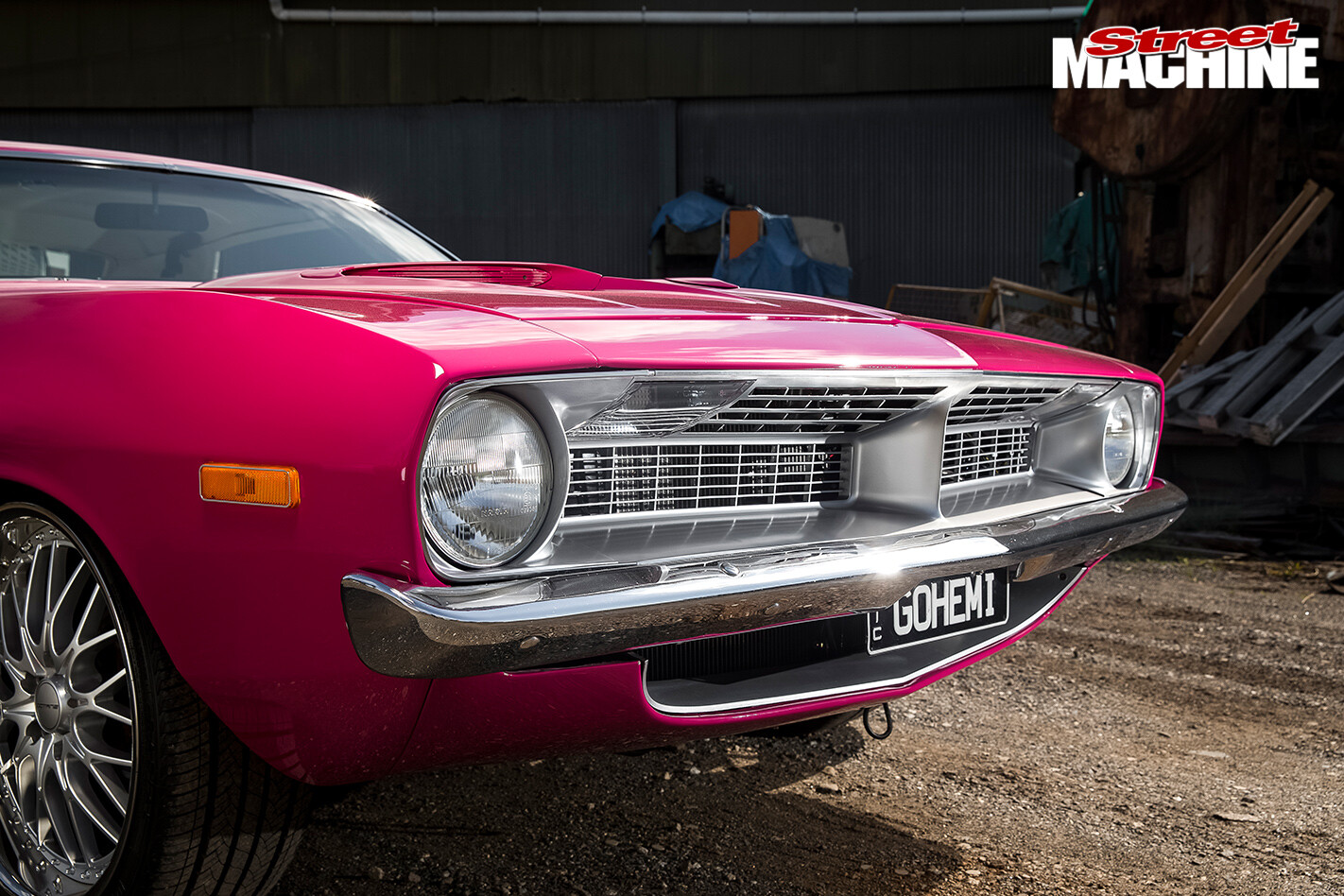PINK-1972-PLYMOUTH-BARRACUDA-5