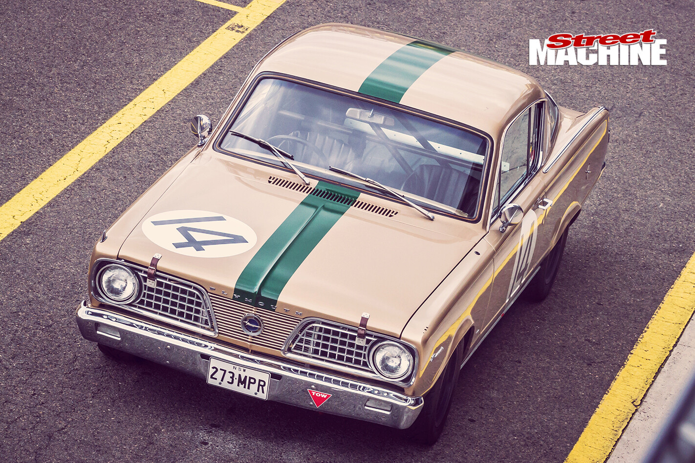 Plymouth -Barracuda -pit -lane -2