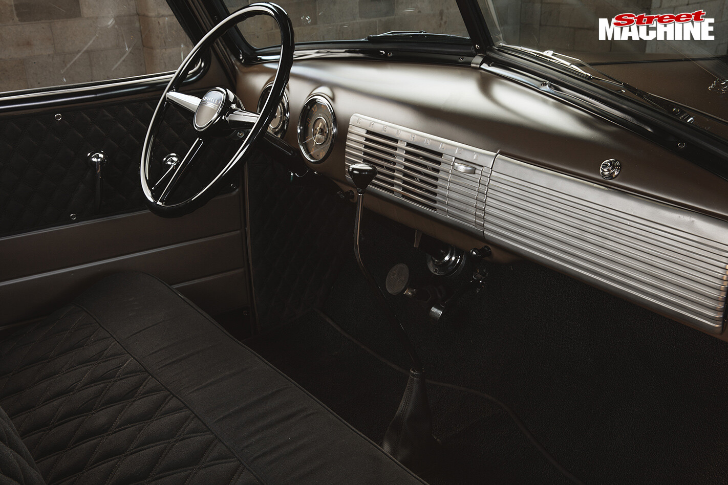 SMALL-BLOCK-1950-CHEVROLET-3100-PICK-UP-interior -2