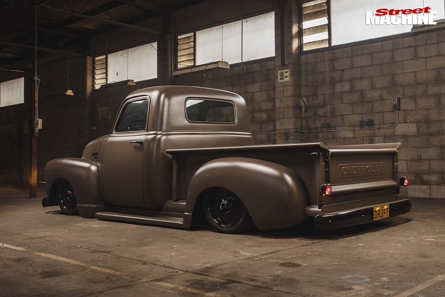 SMALL-BLOCK-1950-CHEVROLET-3100-PICK-UP-rear