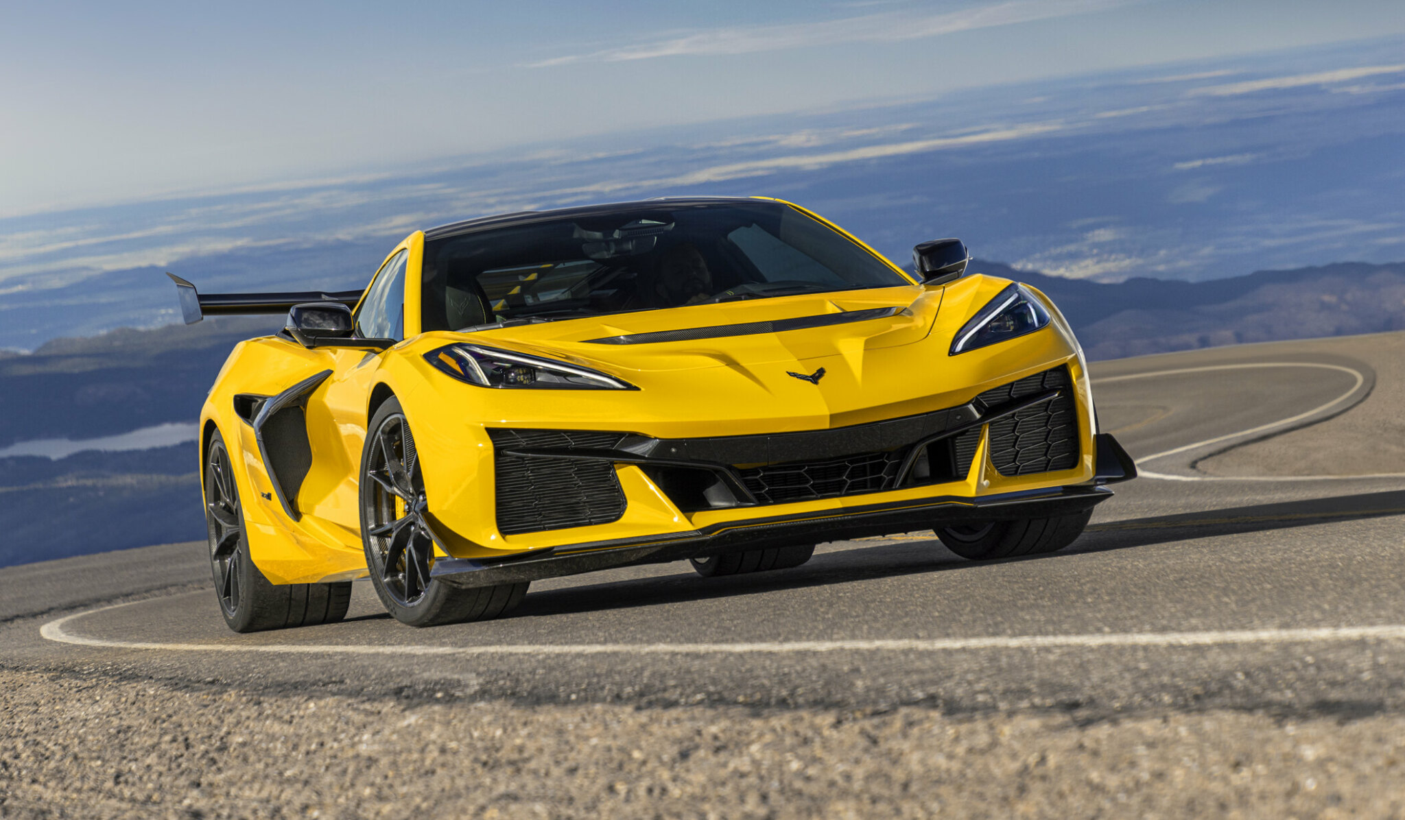 1000hp, 346km/h twin-turbo Corvette C8 ZR1 revealed